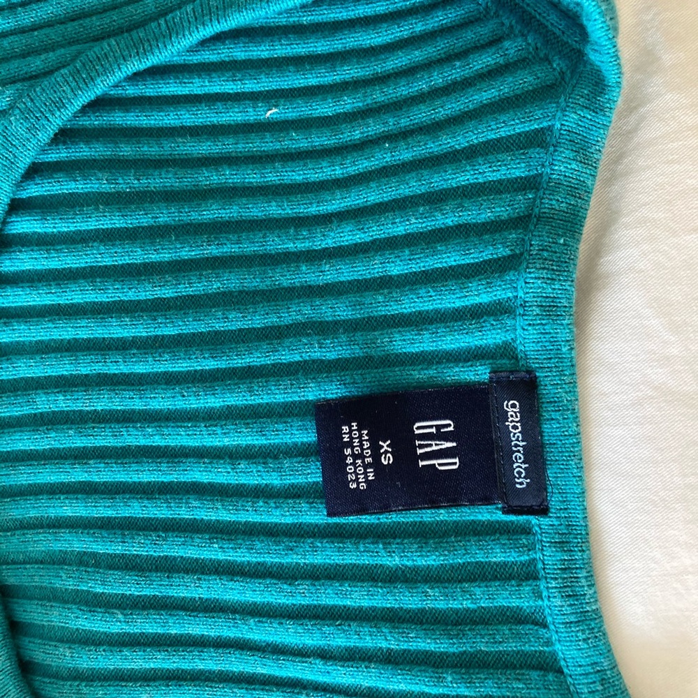 Gap long sleeve shirts (5)